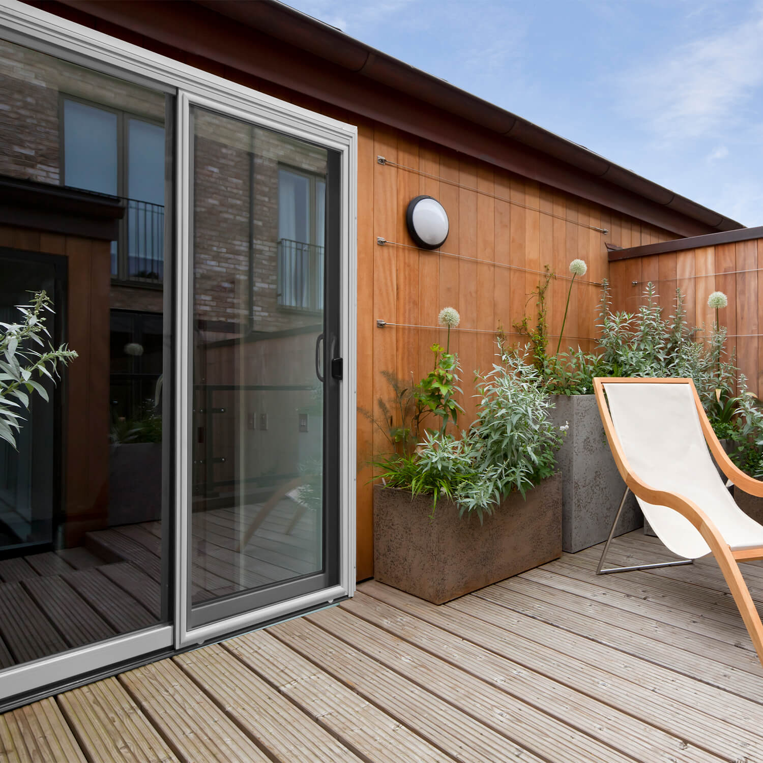 Exterior Aluminum Frame in White